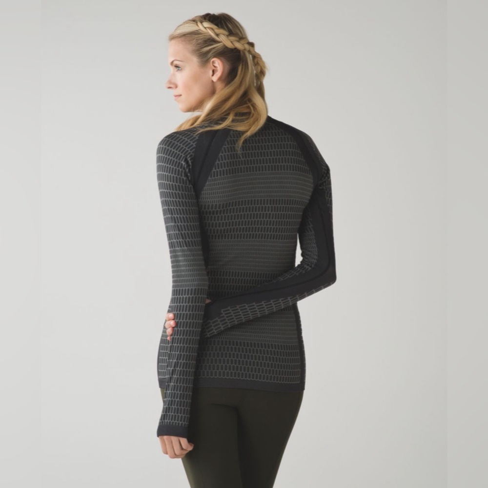 NWT Athletic Athleisure Minimalist RARE Lululemon About That Base LS Top - Picture 3 of 9
